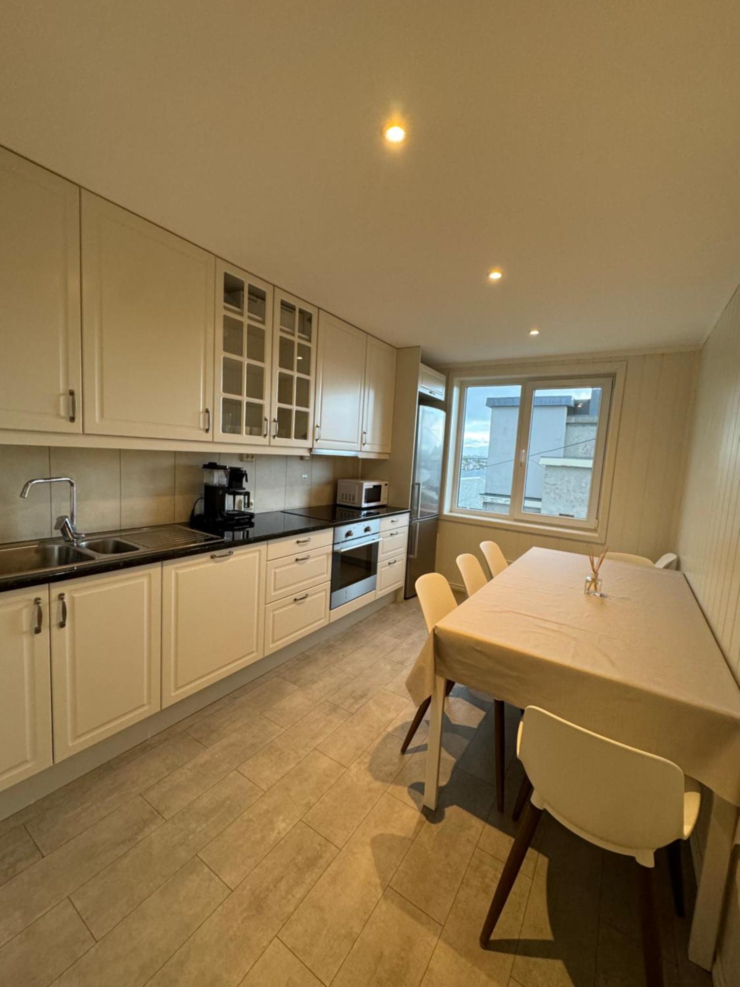 Charming 3-Bedroom Apartment In The Heart Of Kristiansund Luaran gambar